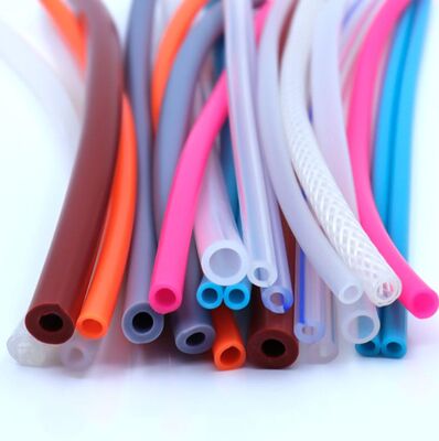 Bon prix Couleur et prix inférieur Tubes en caoutchouc de silicone de haute qualité Adopte douceur et résistance à haute température et performances stables largement utilisées dans l'isolation et la protection des appareils ménagers en ligne