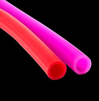 Bon prix Tuyau en caoutchouc silicone de 3 mm de largeur conçu pour résister aux températures élevées et assurer l'isolation électrique en ligne