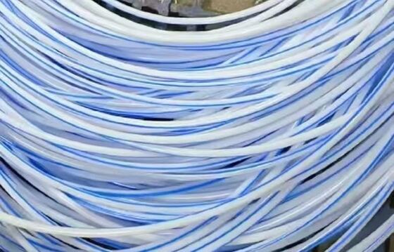 Bon prix Tube en PTFE résistant aux hautes températures avec résistance chimique et propriétés auto-extinguibles pour usage électronique en ligne