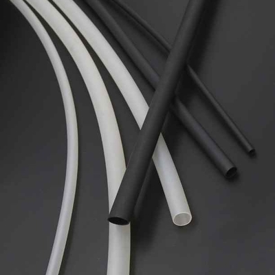 Bon prix Tuyauterie liée croisée de rétrécissement du noir 4x de la tuyauterie 4mm de rétrécissement de polyoléfine en ligne