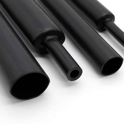 Bon prix Le PE lié par croix noire de tuyauterie de rétrécissement de la chaleur de 13mm conjuguent adhésif de mur en ligne