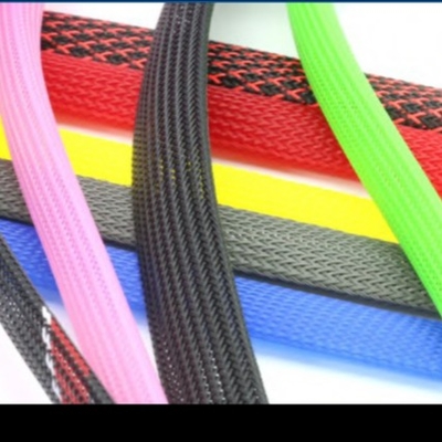 Bon prix Gaine de câble PET ignifuge Bonne flexibilité Facile à plier Différentes tailles Pour une résistance au feu supérieure en ligne