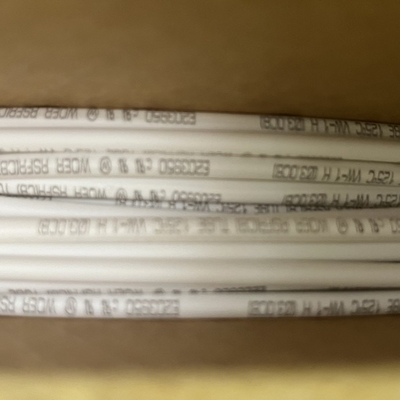 Bon prix 2.5mm 2/1 rétrécissement de la chaleur blanche gainant la tuyauterie ignifuge flexible en ligne