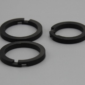Bon prix Le ressort de graphite a activé des segments de piston de téflon de fil de fibre de joint de PTFE en ligne